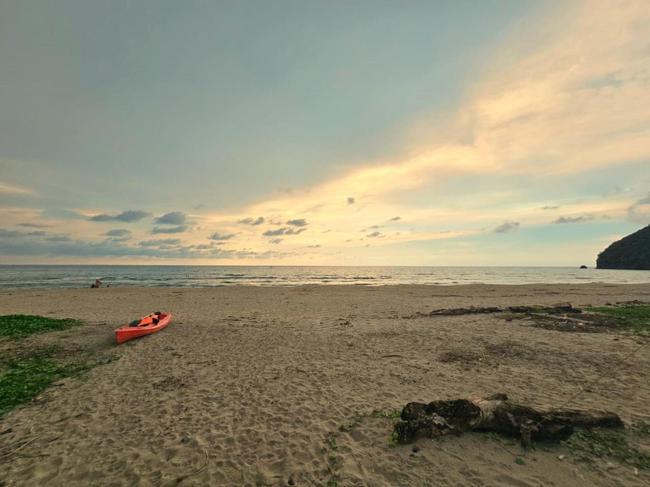 Big Bamboo Beach Resort Sipalay Ngoại thất bức ảnh